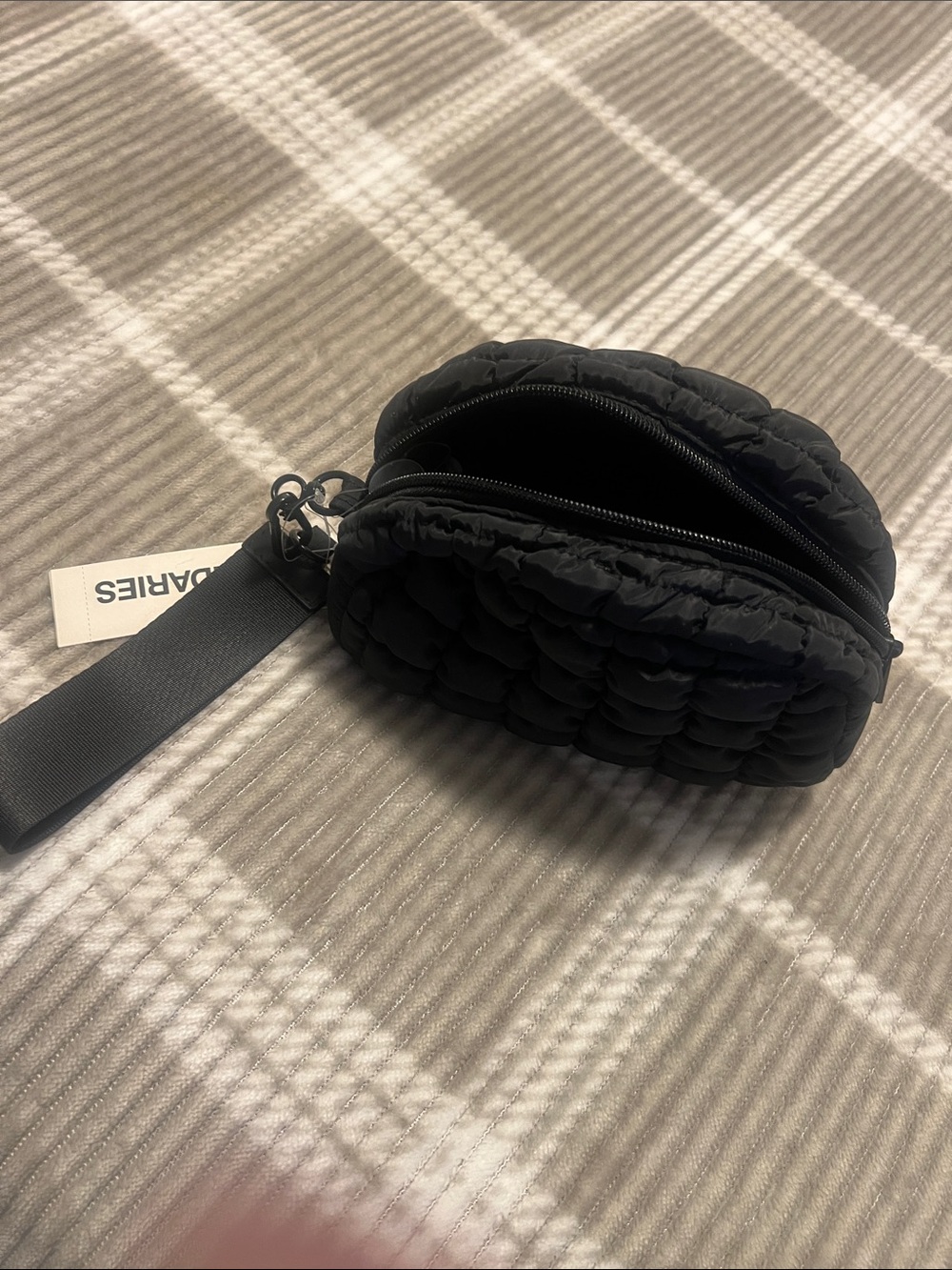 No Boundaries Black Quilted Mini Wristlet Pouch - Picture 4 of 5